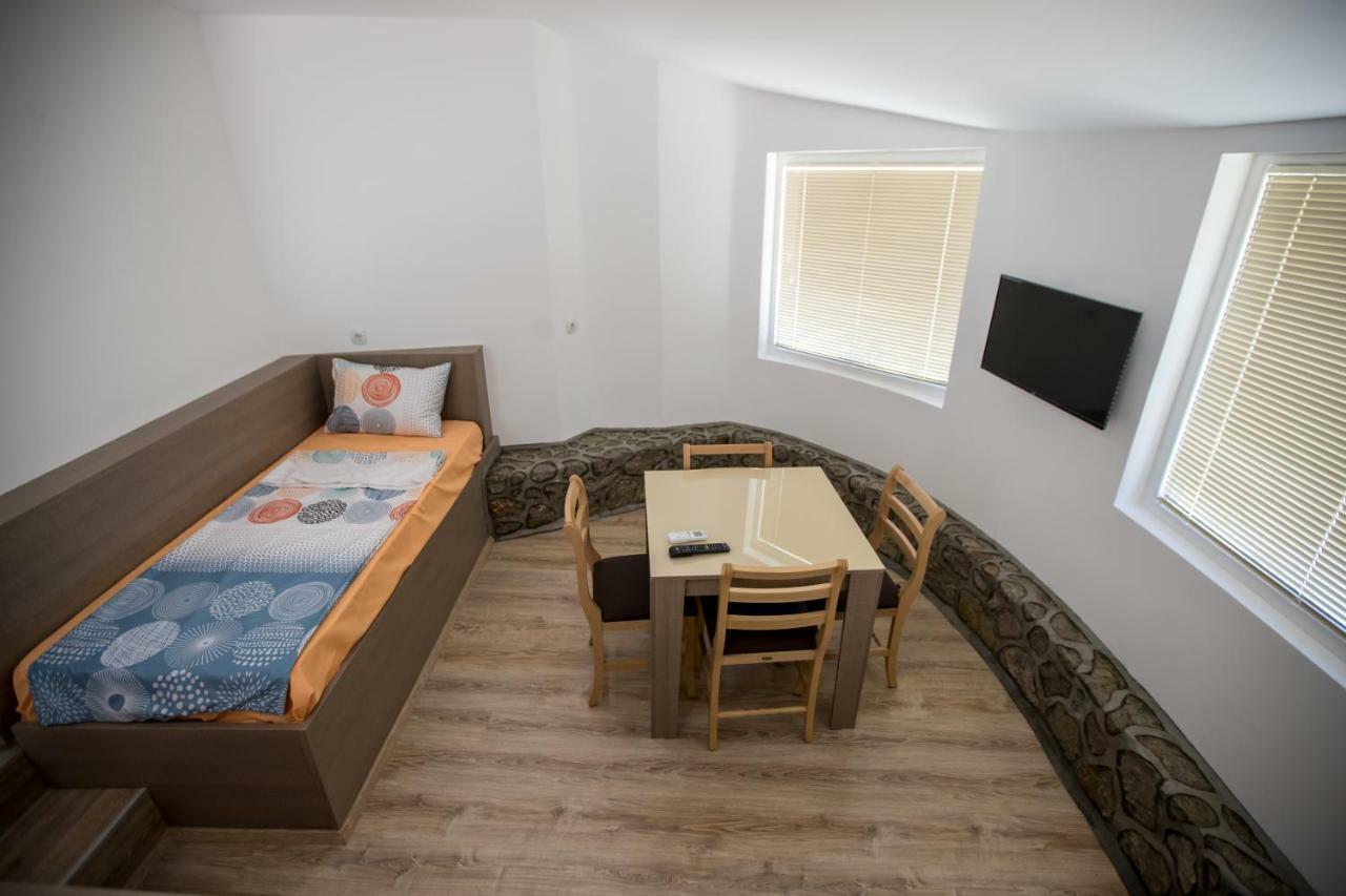 View Topia Apartments 奥赫里德 外观 照片